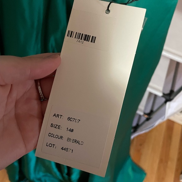 PROM DRESS - Picture 3 of 6